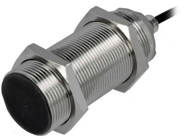 Czujnik indukcyjny PNP/NO; 0÷15mm; 10÷30VDC Nowy
