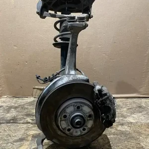Zwrotnica McPherson lewy do Audi A4 B8 i A5 8T 2.0 TDI Darmowy zwrot