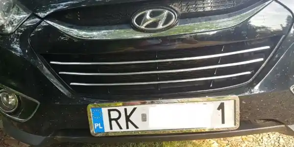 Dostępne od ręki Hyundai IX35 – Listwy CHROM GRILL Zderzak